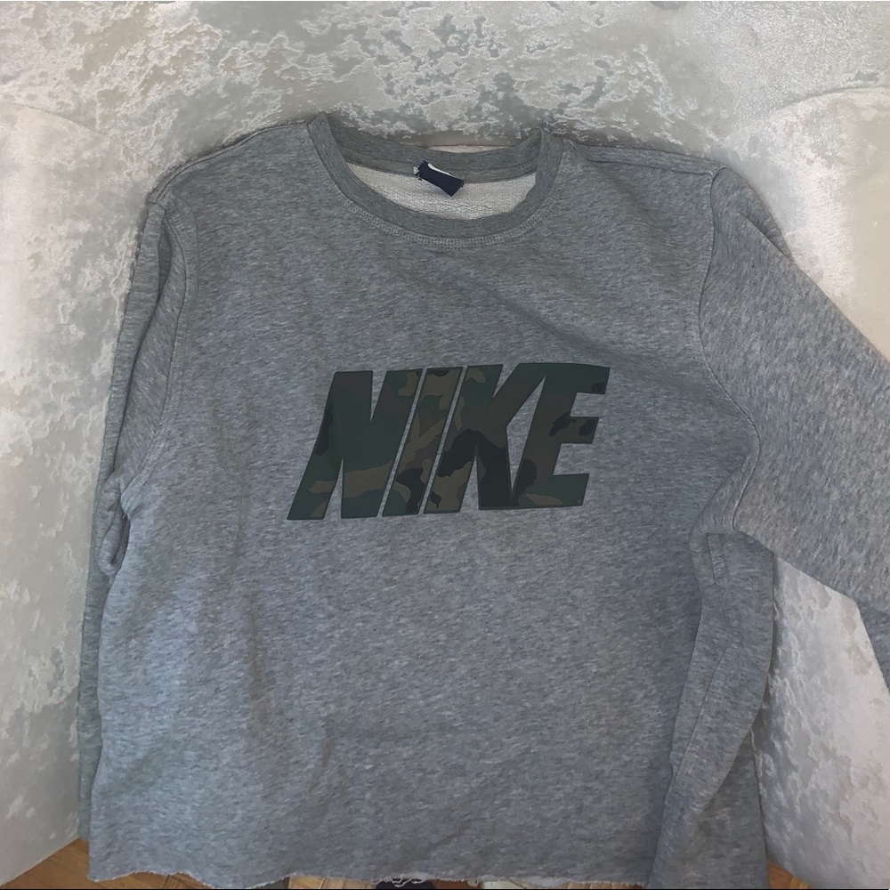 Nike crewneck sweatshirt
